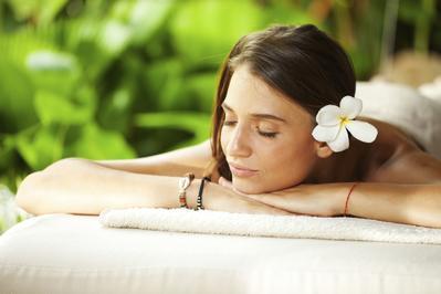 Massage Panggilan Tangerang Kota Tangerang Banten ~ Putri Spa. Putri Spa adalah sebuah komunitas jasa kebugaran online dengan pelayanan door to door, mempunyai misi untuk membantu kebugaran customer. Ada bermacam -macam jasa pelayanan di Putri Spamulai dari pijat panggilan tradisional, massage full body, teraphis kesehatan, dan